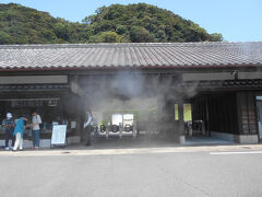 正門で、チケット購入