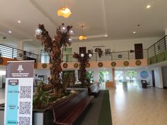 次に クワメ・エンクルマ記念公園 というとこへ歩いていきました. 
入場料は40GHSだったと思います. 