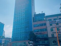 ダイソー明洞も再訪するはず。

韓国来てまでDAISO？！なんて思ったけど、日本にはない雑貨のラインナップがたくさんあって楽しいしこのビルぜーんぶDAISO！