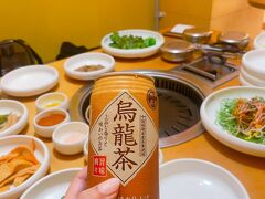 夜ご飯はサムギョプサルを食べに。黄金牧場がおすすめとのことで^_^

うんうん、サムギョプサルも美味だし、おかず？！付け合わせでたくさん出てくるアレ。

どれもとっても美味しい！