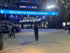 夜のドジャースタジアム
