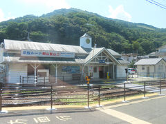 13:37「貞光駅」どこかの武将のような名前ですね。美馬郡つるぎ町。剣山の登山口駅みたいです。