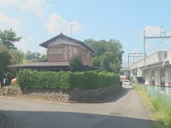 梨の店が見えてきた。