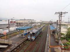 伊予北条駅に戻ってきました。予讃線の普通列車に乗って松山のホテルに戻ります。雨がひどくならなくてラッキーでした。その１終了です。