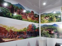8時、ツアードライバーがお迎え後
1時間ほどでミ―ソン遺跡に到着。