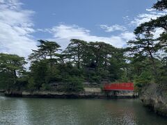 雄島
平安末期に見仏上人、鎌倉時代に頼賢といった高僧が修行を行った島で
瑞巌寺の奥の院