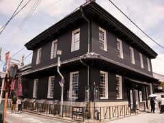 黒壁スクエア商店街

黒壁ガラス館