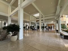 宿泊はできなくても朝ご飯だけでも！ということで、ハレクラニにやってきました