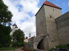 山の手を下って、城壁の一部。ネイツトルンと呼ばれていますがかつては牢獄でした。