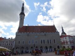 旧市庁舎建物の全景。