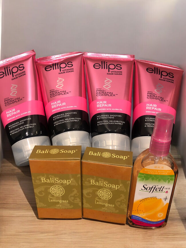 サヌールで３本しか買わなかった私のエリプス・ヘアマスク<br />ビンタンがセールでしかも大量にあった！１本Rp40,600は安い。<br />Bali Soap(Rp25,000)はレモングラスの香りが最高です。帰国してそのままタンスに忍ばせて香りを楽しみます。<br />soffell(Rp16,500)は終わっちゃったので補充。