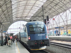 RJ75 プラハ中央駅ホーム

チケットは日本でチェコ国鉄のホームページから購入　　330czk