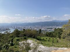 展望台からは高知の街並みが見渡せます。