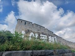 東廟駅前からマウルバスに乗って駱山公園へ～
坂道を登るのが嫌で、バスでてっぺんまで！

バスは通学の学生さんたちで大混雑
さっきのバスはそうでもなかったけど、今回は揺れる揺れる～

しっかり手すりにつかまろう！！
酔いやすい方は酔い止めを飲もう
じゃないとNAVERMAP見れません