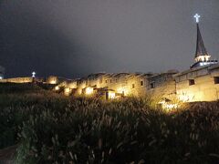 いい感じに夜！

夜に絶対に来たかったこちら

大大大大好きな「愛だと言って」のロケ地

ああ～いくつもの名場面がよみがえるよ
来れてよかったよ…

※東大門駅から向かうとき、私は一歩手前の城郭沿いで曲がってしまい、何か思ってた場所と違う？と違和感を感じ戻ることに
少し先に進むとちゃんと看板のある道が出てきた
