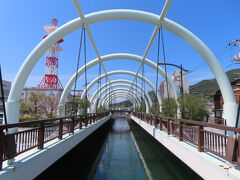 2024年 9月5日(木) ２日目 その３
12:54、世界一狭い「土渕海峡」を、今まさに渡るところです。この水路が海峡とは驚き。所は香川県小豆島土庄町。