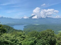 ホテルからは野尻湖は見えませんが、ここにきて初めて野尻湖がお目見え。