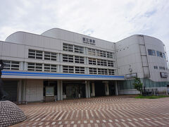 ●JR・えちごトキめき鉄道/直江津駅

立派な駅舎です。
駅の開業は、1886年。
その当時は、現在の場所とは少し異なる場所にあったそうです。