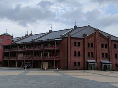 ゆっくり街散策しながら赤レンガ倉庫へ