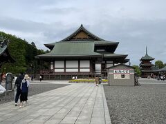 成田山新勝寺に来ました。
