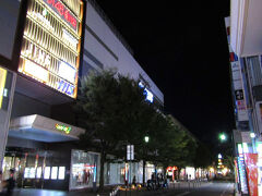若者のタムロに地方感満載でしたが
日曜の夜はこんなもの？
ちなみに街はキレイ。
