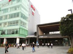 「姫路駅」には７：５５に着きました、

大阪駅で新快速に乗り換えたので１時間で着いてしまう速さには驚きます？、まさに爆走続けるする新快速２２５形電車でしょうか？。

＊詳細は兵庫・姫路のクチコミでお願いします