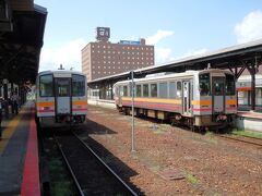 １２：０３に「津山駅」着きました、

１時間余り掛けて山間をゴトゴト走るキハ１２０形に久々に乗車しましたが車内も含めて相変わらず安っぽい軽快気動車です？。
いつまで経ってもレールバスのイメージが払拭出来ませんね？…。

＊詳細はクチコミでお願いします