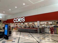 ケアンズセントラルの北端側にあるスーパーマーケット【Coles】