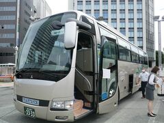 8月28日（水）

友人と待ち合わせて札幌駅北口に着きました。
ここはいろいろなバスツアーの集合場所に使われています。

前に由仁にバスツアーで行ったときもここだったなぁ。

10時出発。
このバスに参加者は9人でした。ツアーが発表されて割とすぐの日程だったからかもしれません。