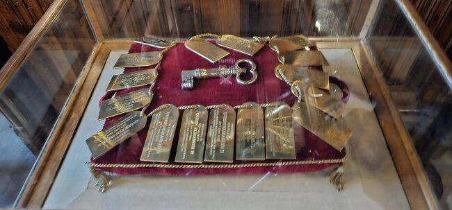 この鍵ガイドさんが説明していたけど・・