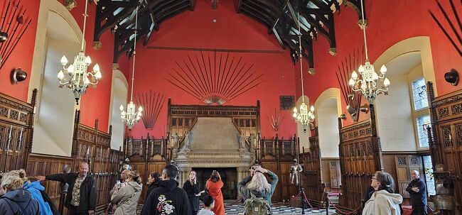 スコットランド議会のミーティング会場として使われていました。