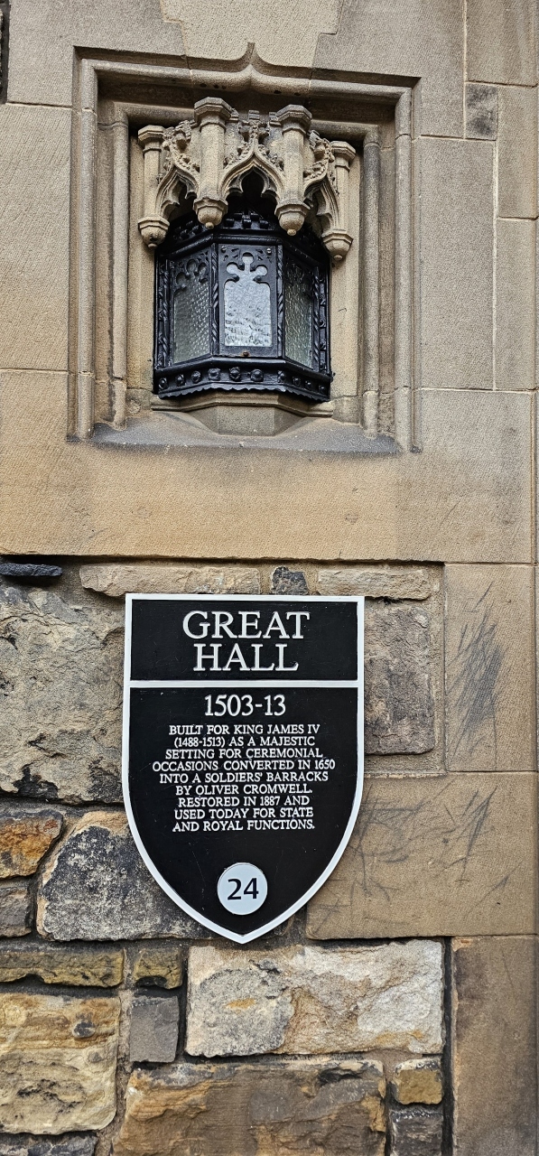 1511年、ジェームズ4世の命令で建てられました。