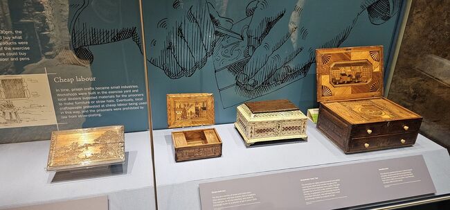 寄木細工の品々。