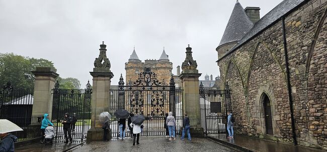 Palace of Holyroodhouse<br /><br />16 世紀に建てられたスチュアート家の宮殿。