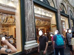 チョコレートショップ前は凄い人です。。。

「コルネ・ポートロイヤル」。