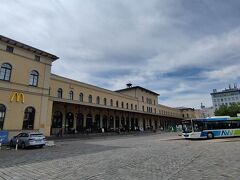 アウグスブルク中央駅は、二日目のヴュルツブルク駅と同様規模の大きい駅でした。アウグスブルクはバイエルン州にありますが、ミュンヘン・ニュルンベルクに次いで３番目に大きい都市です。