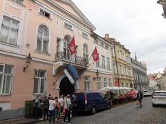 本当は昨日から宿泊予定だったタリンの宿はこちら、セントオラフホテルSt.Olav Hotelです。
旧市街にあり、タリン駅からも近く、とても便利なホテルです。

受付のお姉さんはにこやかで英語ペラペラ。ペラペラ過ぎて、英語が苦手な私は聞き取れない…