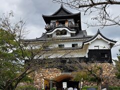 「国宝犬山城」。