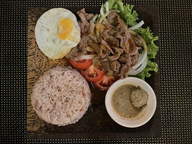 こちらもクメール料理のロクラック<br />美味しかった<br />胡椒ソース最高