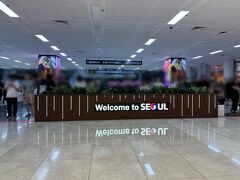 金浦の最終便に近いJL95。
それ程混雑もなく、荷物のピックアップしても20分程で出て来れました。