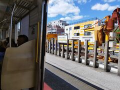 北千住のメトロ券売機で1日乗車券600円を購入し、日比谷線に乗ったつもりが…　浅草行の東武スカイツリーラインだった（笑）
路線図が無く、メトロに乗り換えできるか不明なので振り出し(北千住)にもどってやり直し。