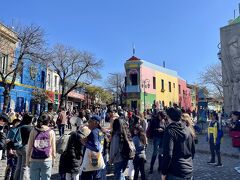 カミニートは遠くから見るだけ。なかなかの混雑。