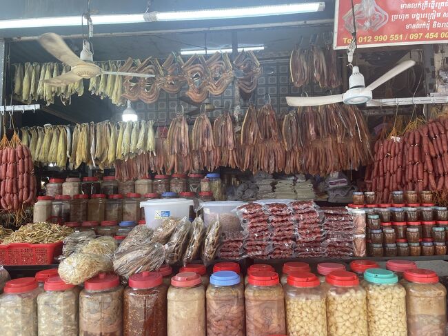 オールドマーケットの干物エリアは臭いが、、、笑