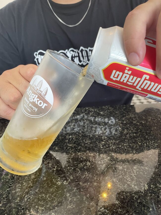 買い物後しばらくホテルで休憩してからお昼だいぶすぎてご飯<br />写真忘れたけどインド料理<br />時間かかったけど美味しいカレーでした