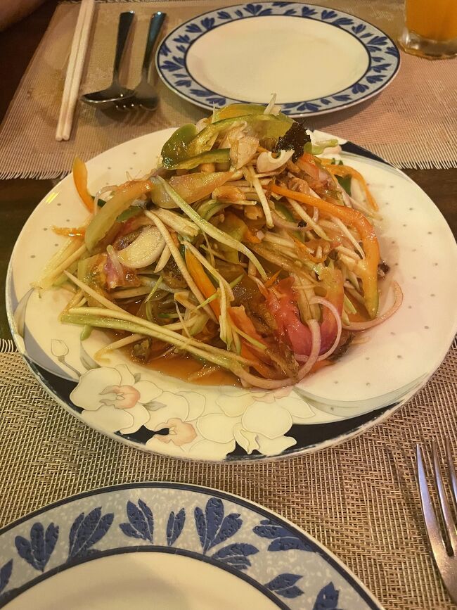 グリーンマンゴーサラダ