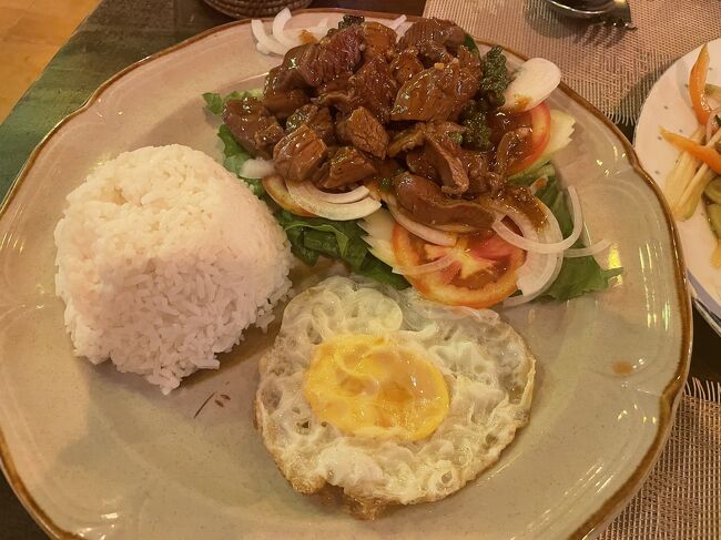 ロクラック<br />こちらのは角切りステーキ風<br />美味しい