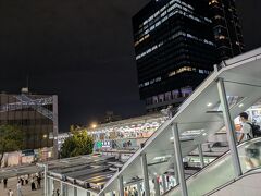 中野駅前の風景