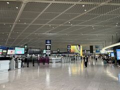 15:20仕事を終えて第1ターミナルへ。連休初日だが午後のためか思ったより人はいない