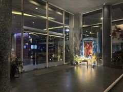 ドアマンがいて荷物を預かってくれた