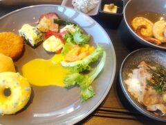 朝ごはん

夜ご飯は急いで食べてて、写真撮れなかった。